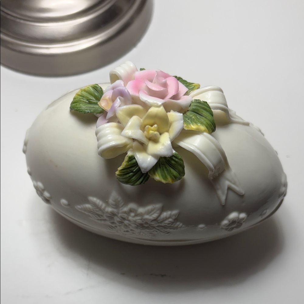 VTG Capodimonte Style Floral Oval Easter Spring Egg Jewelry Trinket Box W/ Lid